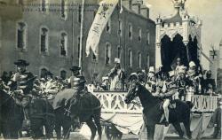 Fêtes historiques et celtiques de Saint-Brieuc, 1906. Le char de la Reine Anne